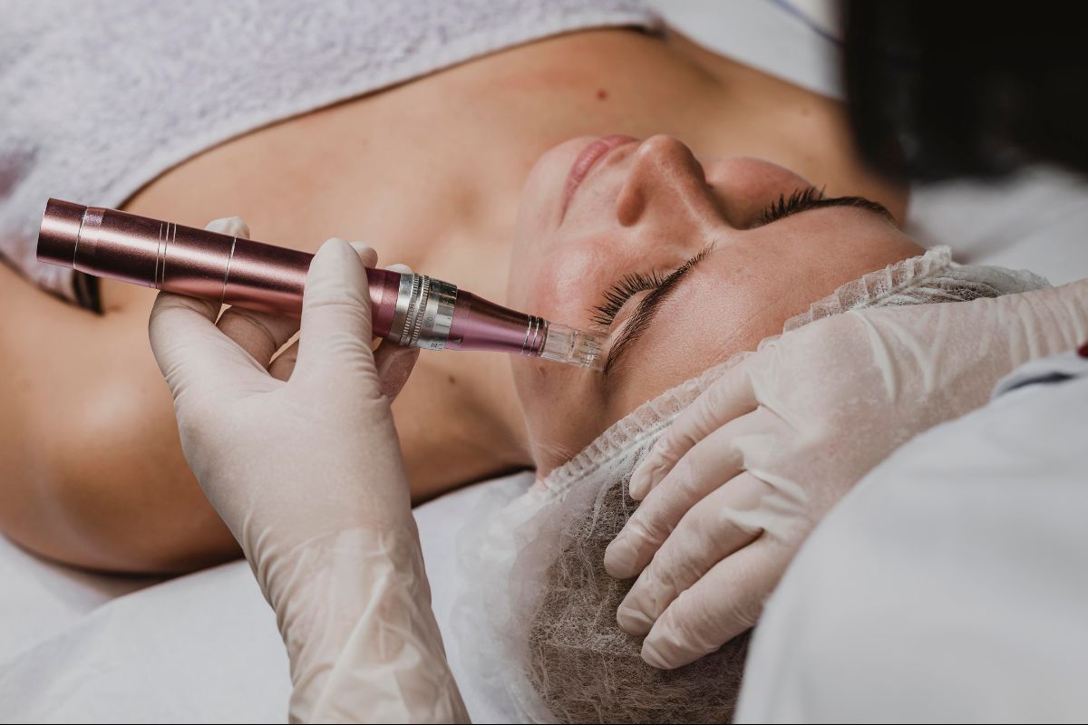 Cosmic Laser Clinic: Ο απόλυτος προορισμός ομορφιάς και φροντίδας στον Εύoσμο!